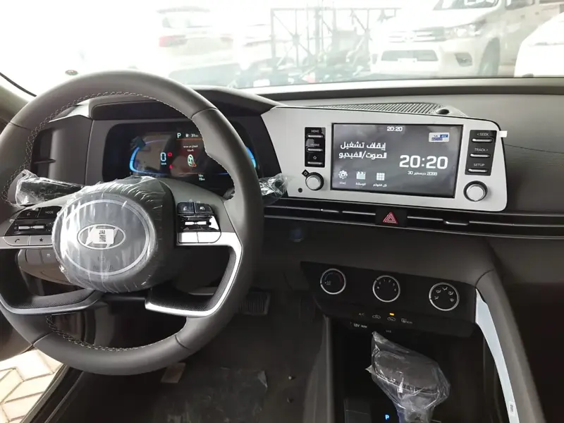 Hyundai Elantra 2025