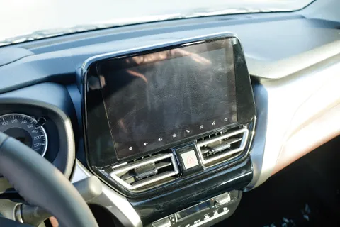 Discover undefined undefined Exterior Interior Images.Find all aspects and details of cars.