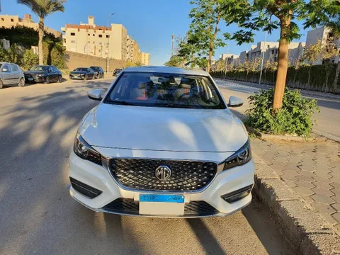 MG 6 1.5T DCT LUX (Red Interior) 2022