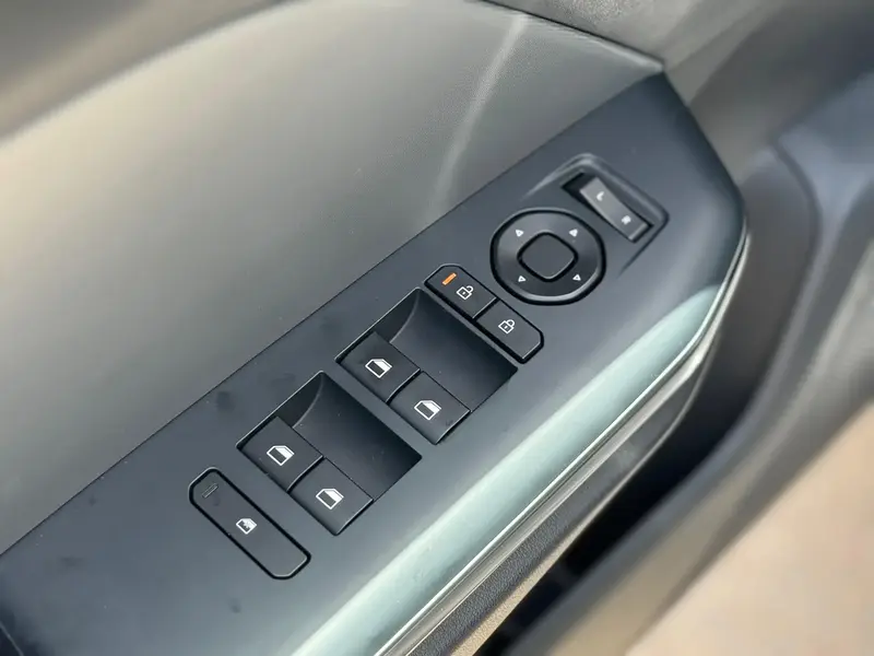 Discover undefined undefined Exterior Interior Images.Find all aspects and details of cars.