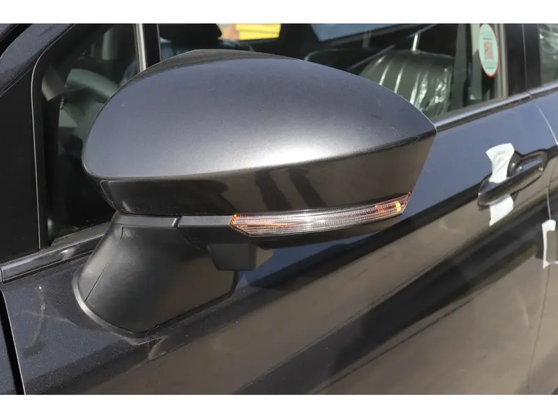 Discover undefined undefined Exterior Interior Images.Find all aspects and details of cars.