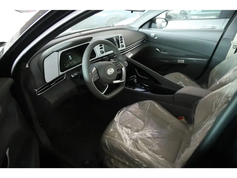 Hyundai Elantra 2025