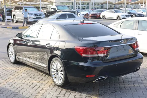 Lexus LS 460 4 door 4.6L SWB 2014