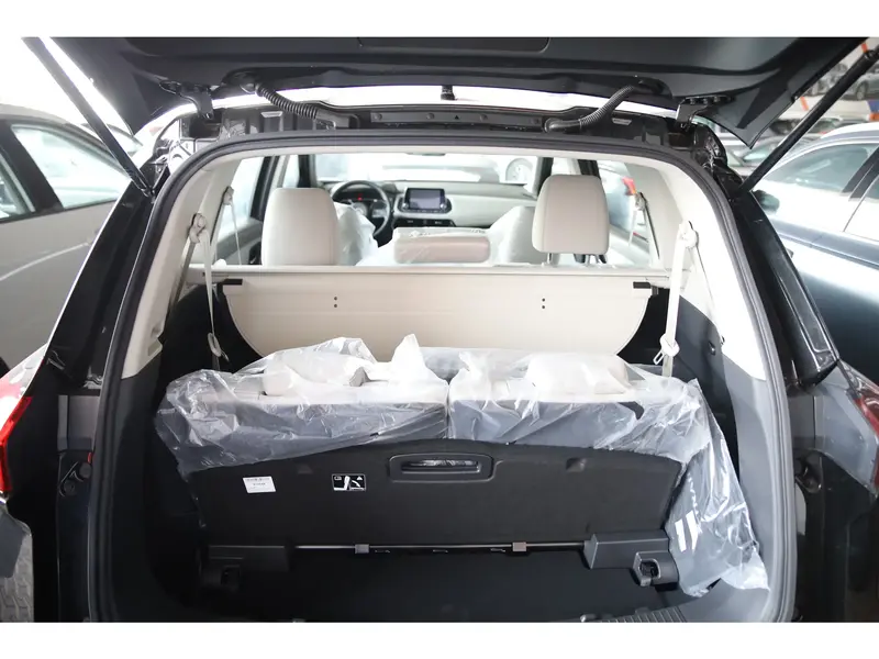 Discover undefined undefined Exterior Interior Images.Find all aspects and details of cars.