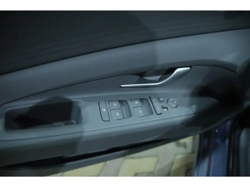 Discover undefined undefined Exterior Interior Images.Find all aspects and details of cars.