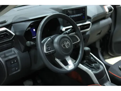 Discover undefined undefined Exterior Interior Images.Find all aspects and details of cars.