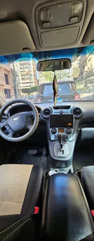 استكشف undefined undefined الصور الخارجية والداخلية. اكتشف جميع جوانب وتفاصيل السيارات.