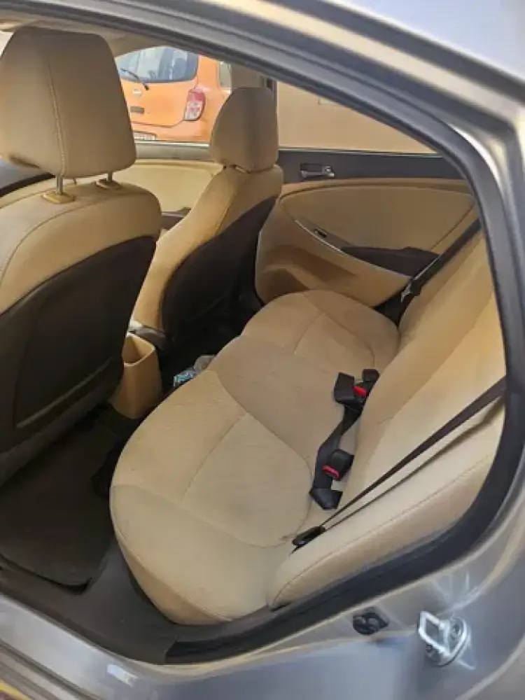 hyundai hyundai-accent image Hyundai Accent 1.6L Mid Option 2015
