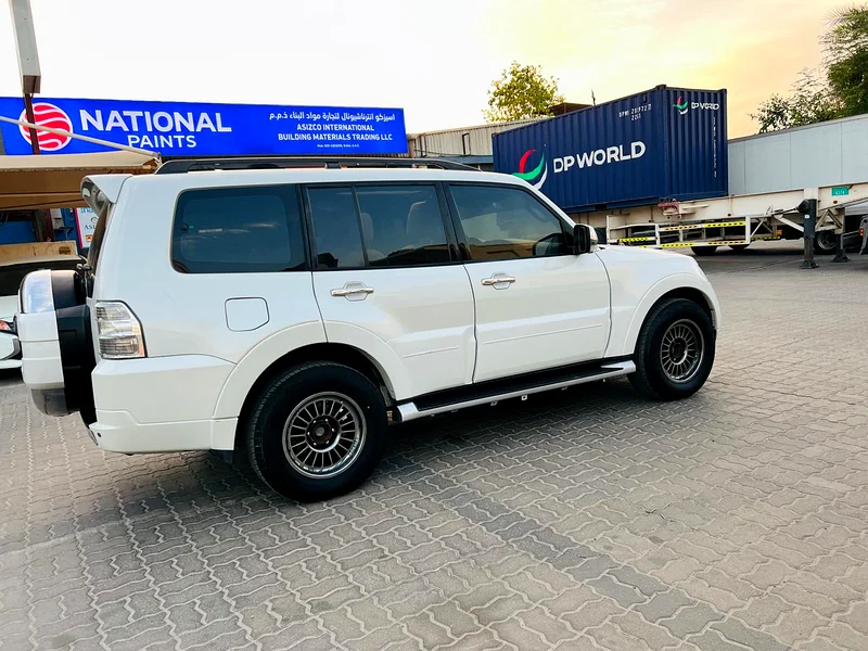 Mitsubishi Pajero 2011