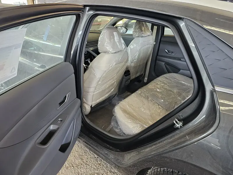 Discover undefined undefined Exterior Interior Images.Find all aspects and details of cars.
