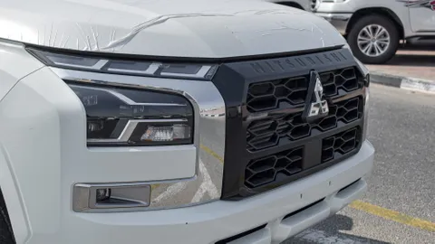 Discover undefined undefined Exterior Interior Images.Find all aspects and details of cars.