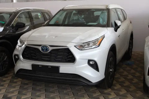 New Toyota Highlander  2.5L Hybrid GLE AWD  2023