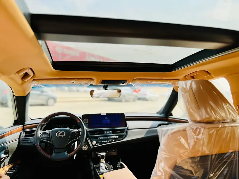 Discover undefined undefined Exterior Interior Images.Find all aspects and details of cars.
