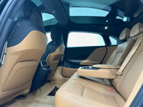 New Lucid Air Touring AWD 2024