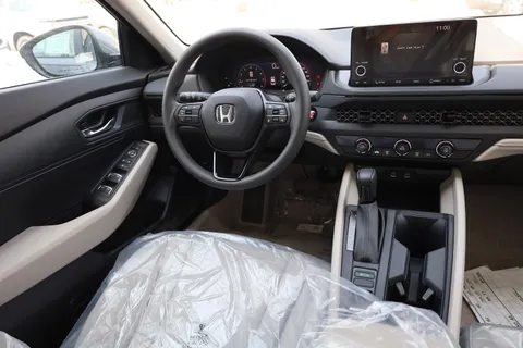 Discover undefined undefined Exterior Interior Images.Find all aspects and details of cars.