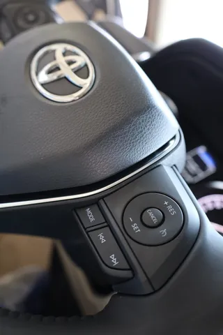 New Toyota Camry 2.5L GLE Hybrid 212 HP 2023