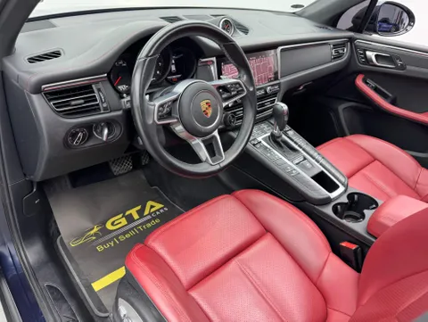 Porsche Macan Base 2021