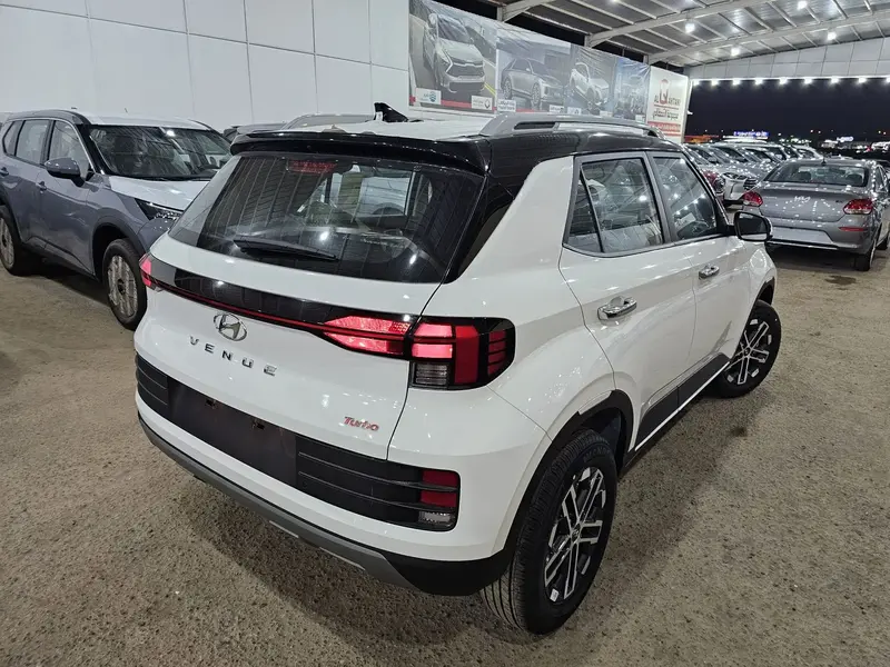 Discover undefined undefined Exterior Interior Images.Find all aspects and details of cars.