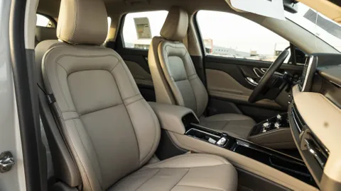 Discover undefined undefined Exterior Interior Images.Find all aspects and details of cars.