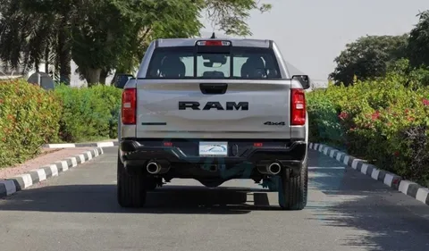 New RAM 1500 Big Horn Crew Cab 2025
