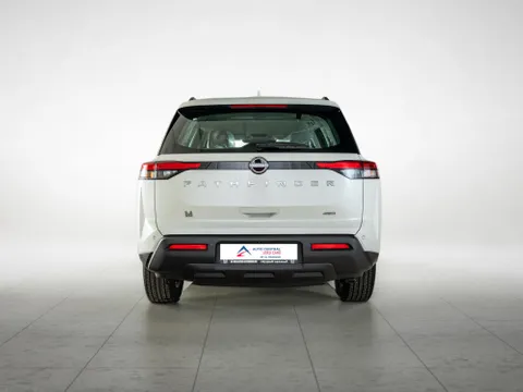 Discover undefined undefined Exterior Interior Images.Find all aspects and details of cars.