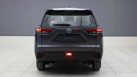 Discover undefined undefined Exterior Interior Images.Find all aspects and details of cars.
