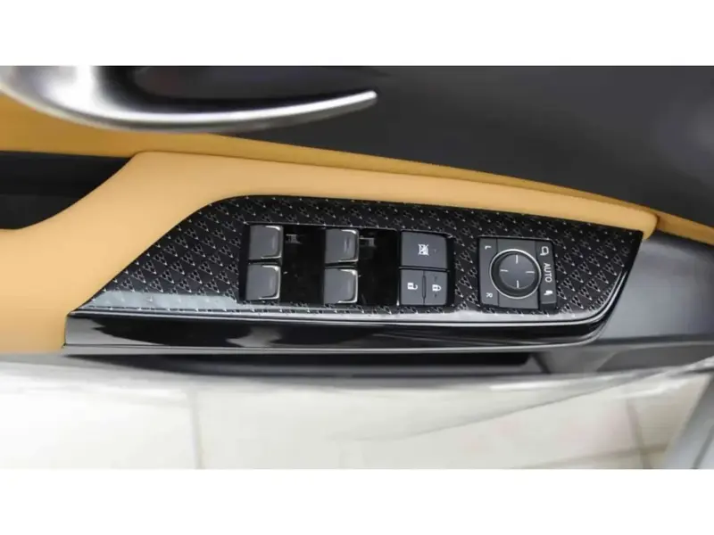 Discover undefined undefined Exterior Interior Images.Find all aspects and details of cars.