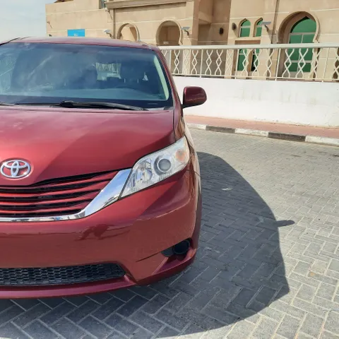 Toyota Sienna 2016