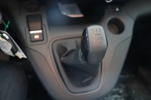 Discover undefined undefined Exterior Interior Images.Find all aspects and details of cars.
