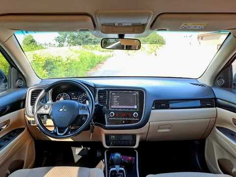 Mitsubishi Outlander 2.4L GLX 7-Seater 2022