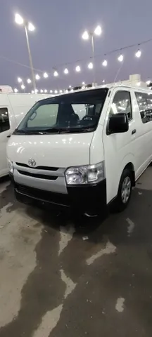 Toyota Hiace 2015
