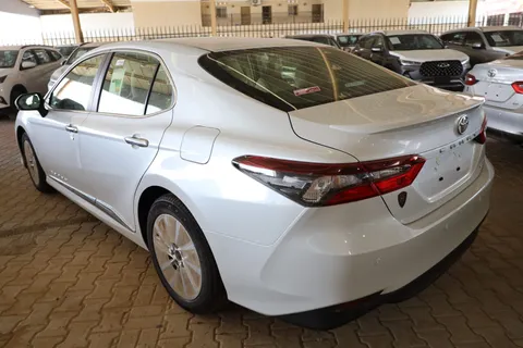 New Toyota Camry 2.5L GLE 204 HP 2023