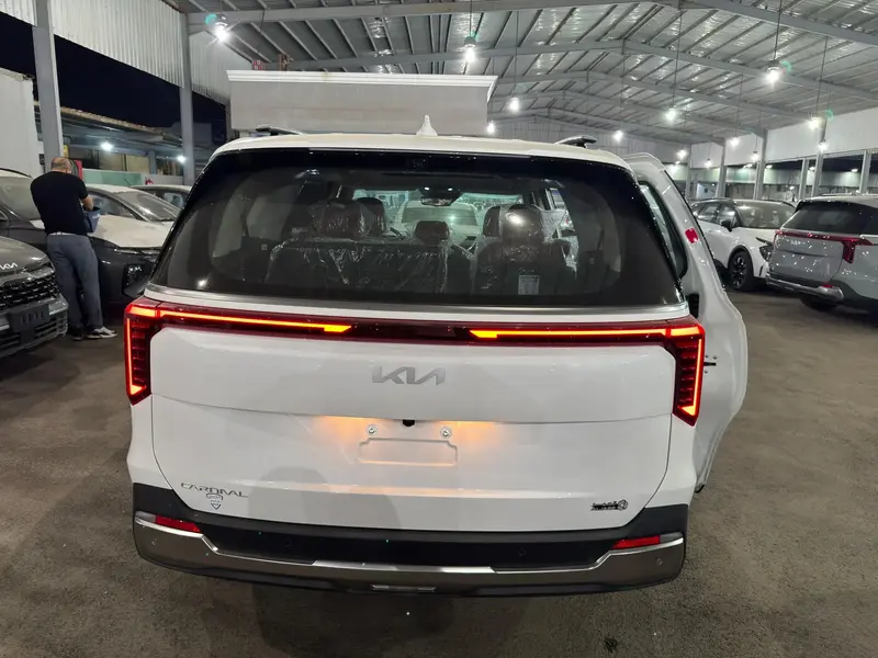 KIA Carnival 2025