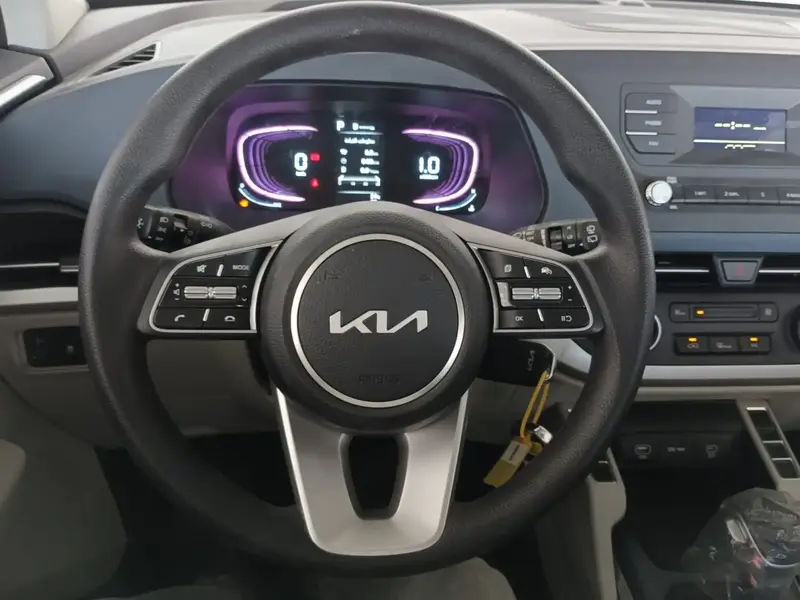 KIA Carens 2024