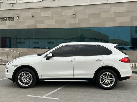 Discover undefined undefined Exterior Interior Images.Find all aspects and details of cars.