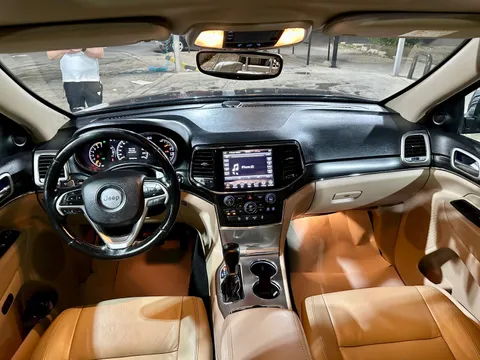 Discover undefined undefined Exterior Interior Images.Find all aspects and details of cars.