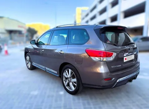 Nissan Pathfinder 3.5L SL 2WD 2014
