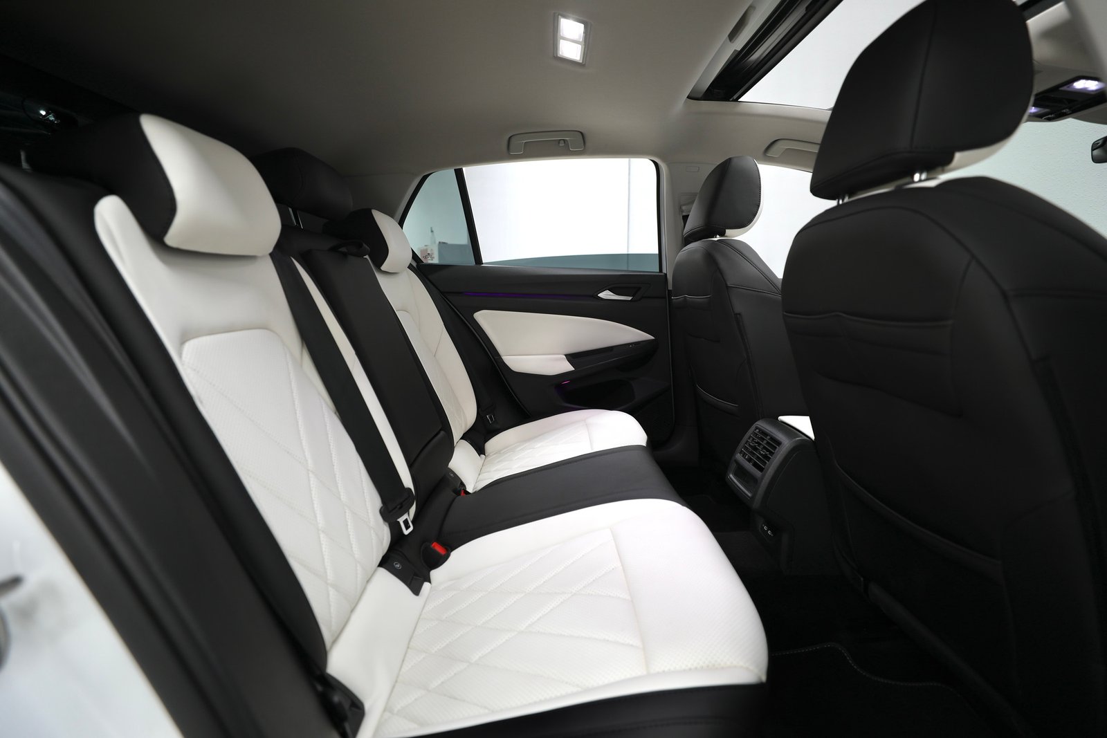 2.0L Diesel | Free insurance and Registration 2 Years Warranty | Downpayment