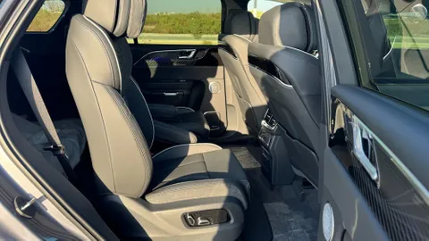 New Hongqi E-HS9 Flagship (7 Seats) 2024