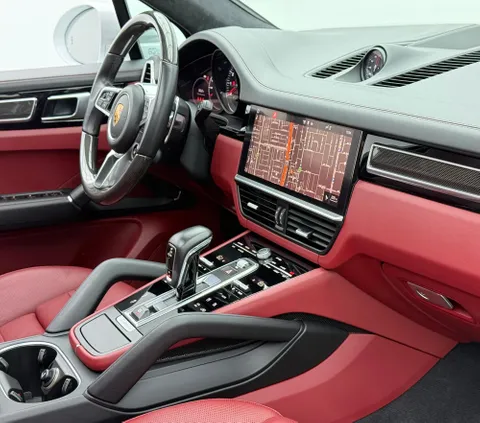 Porsche Cayenne GTS 2021