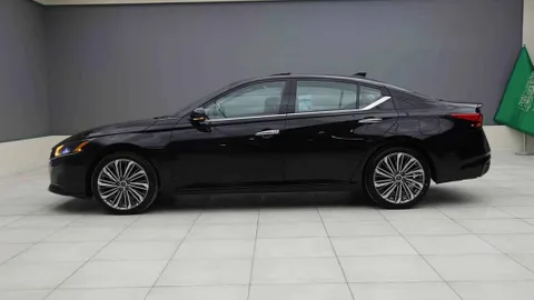 Discover undefined undefined Exterior Interior Images.Find all aspects and details of cars.