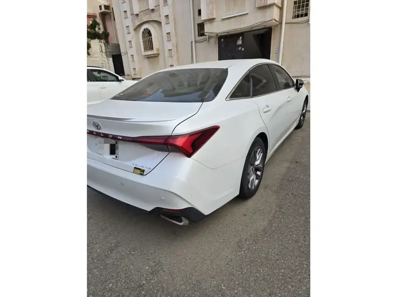 Toyota Avalon 2019