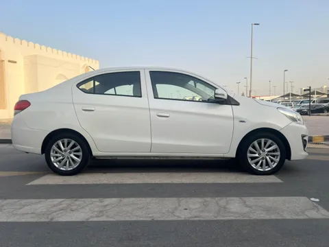 Mitsubishi Attrage 1.2 GLX (Mid Option) 2020