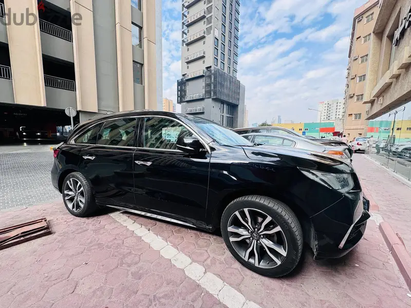 أكيورا MDX 2019
