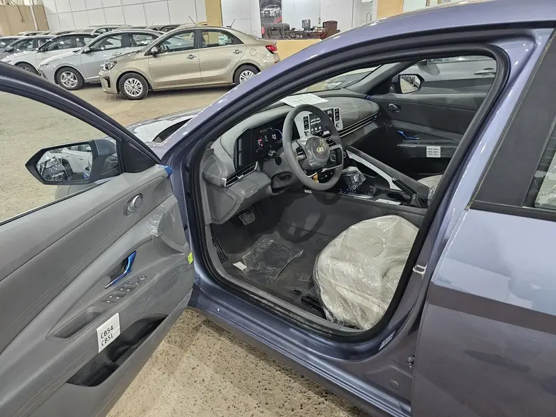 Hyundai Elantra 2025