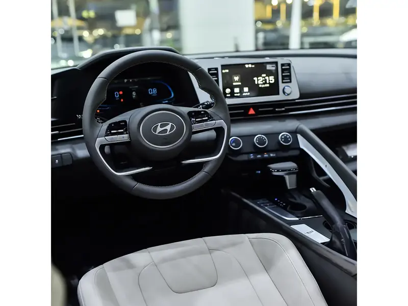 Hyundai Elantra 2025
