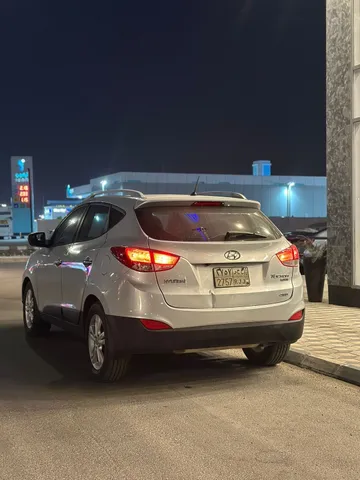 Discover undefined undefined Exterior Interior Images.Find all aspects and details of cars.
