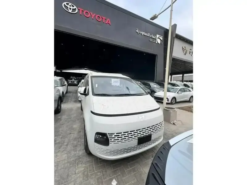 Discover undefined undefined Exterior Interior Images.Find all aspects and details of cars.