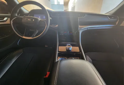 Discover undefined undefined Exterior Interior Images.Find all aspects and details of cars.