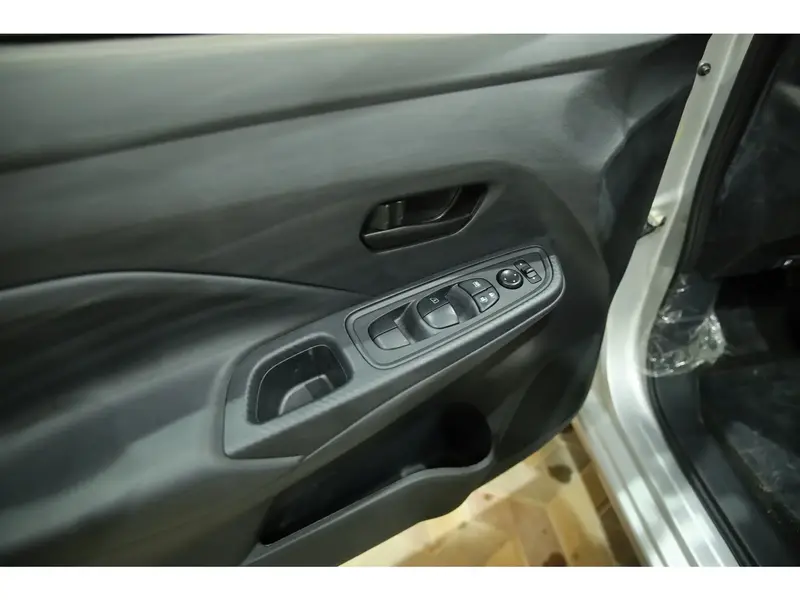 Discover undefined undefined Exterior Interior Images.Find all aspects and details of cars.